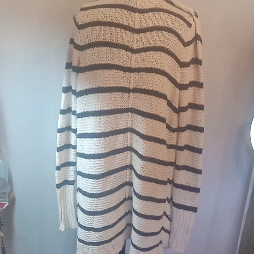Free people beach sweater size small
